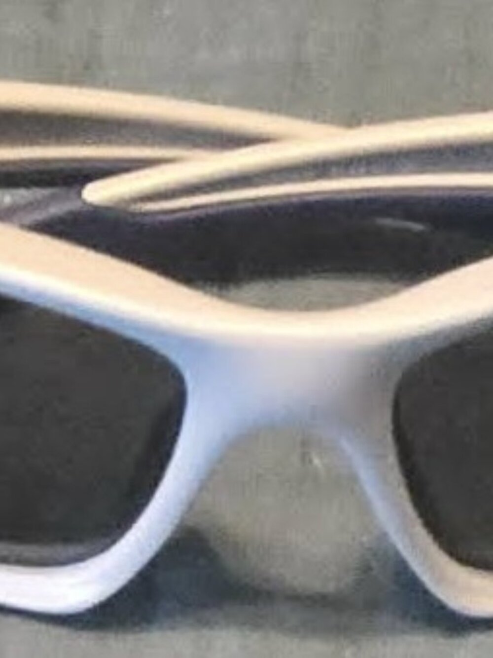 OAKLEY OO9236-05 Valve Matte Fog Sunglasses Gray Polarized Lens BRAND NEW IN BOX